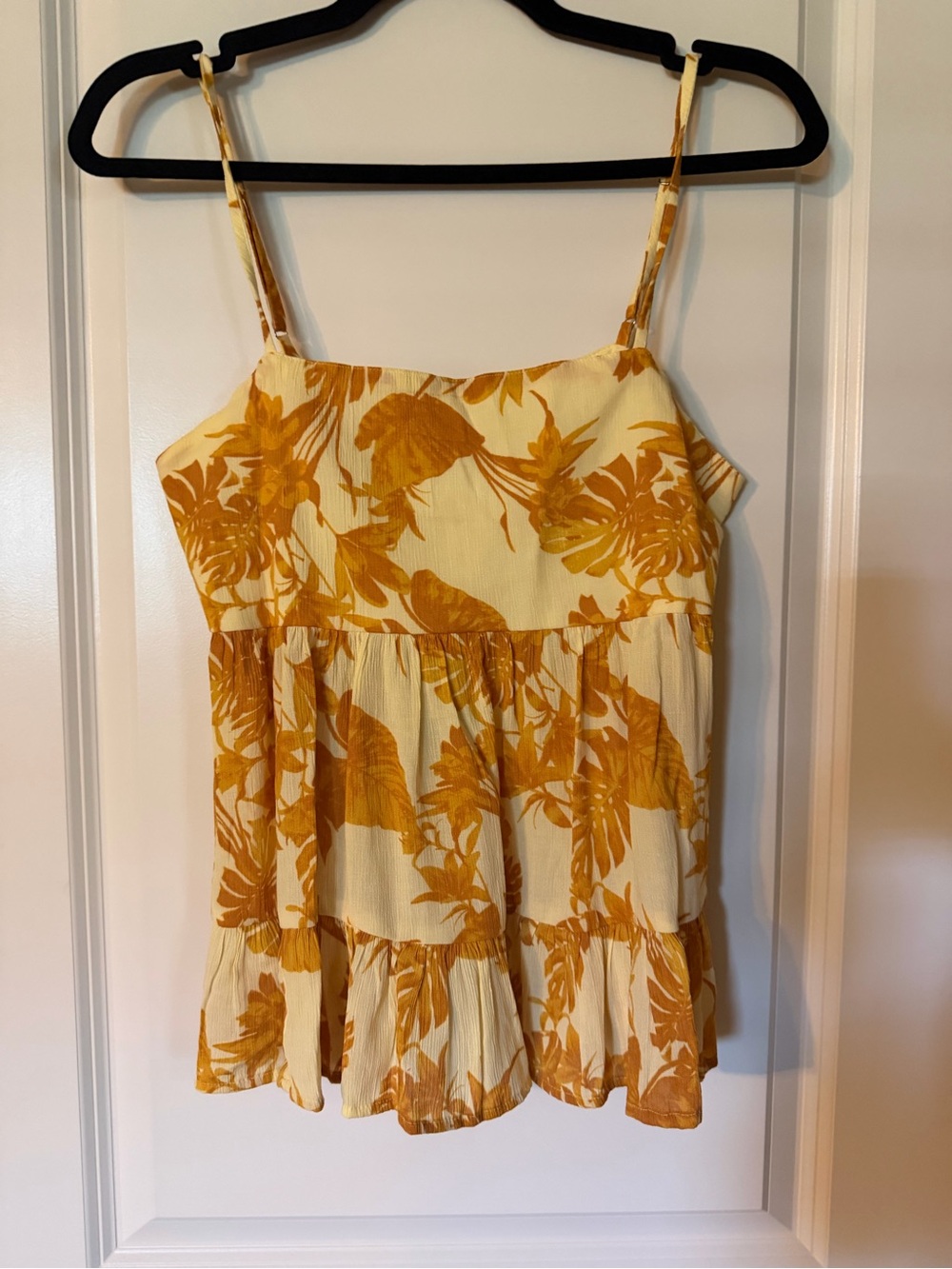 Banana Republic Yellow Floral Tiered Spaghetti Strap Top size XS